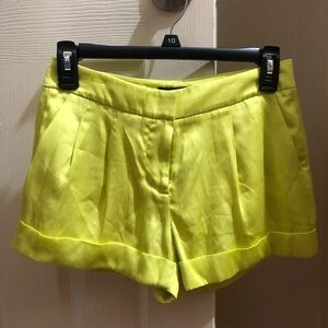 Bebe Yellow Women's Shorts size 00 , 4 “ inseam , 8.75 “ rise , & 30 “waist NEW